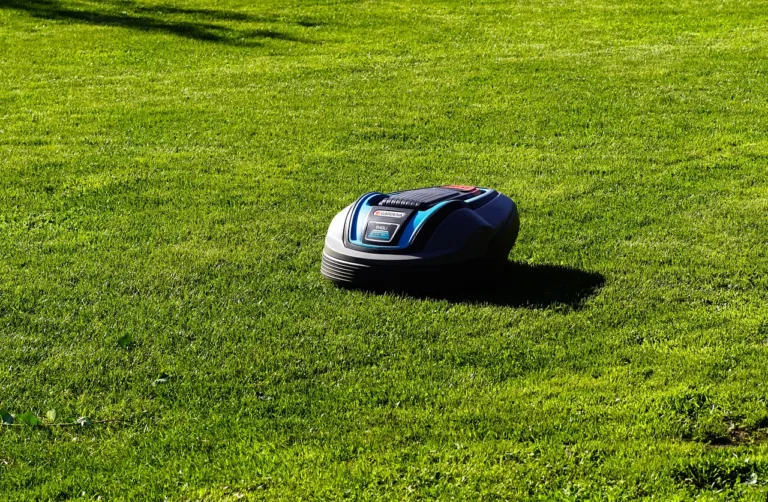lawn mower, battery mower, lawn mower robot-4502093.jpg