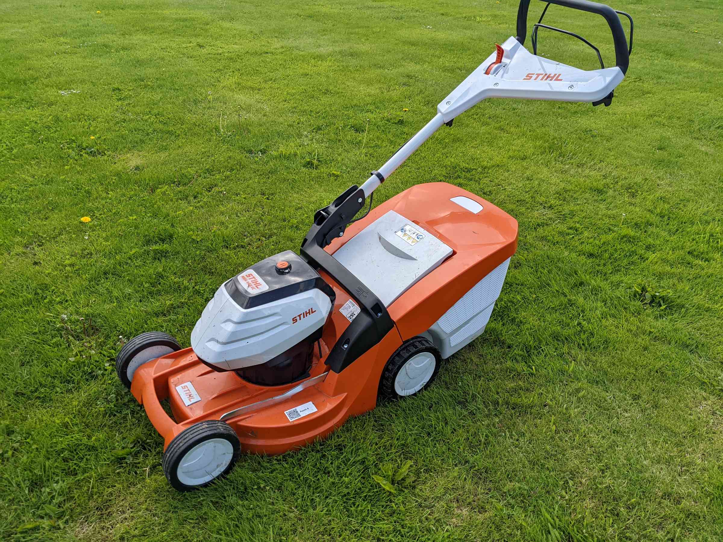 Best Cordless Lawn Mowers UK February 2024 The Turf Doctor